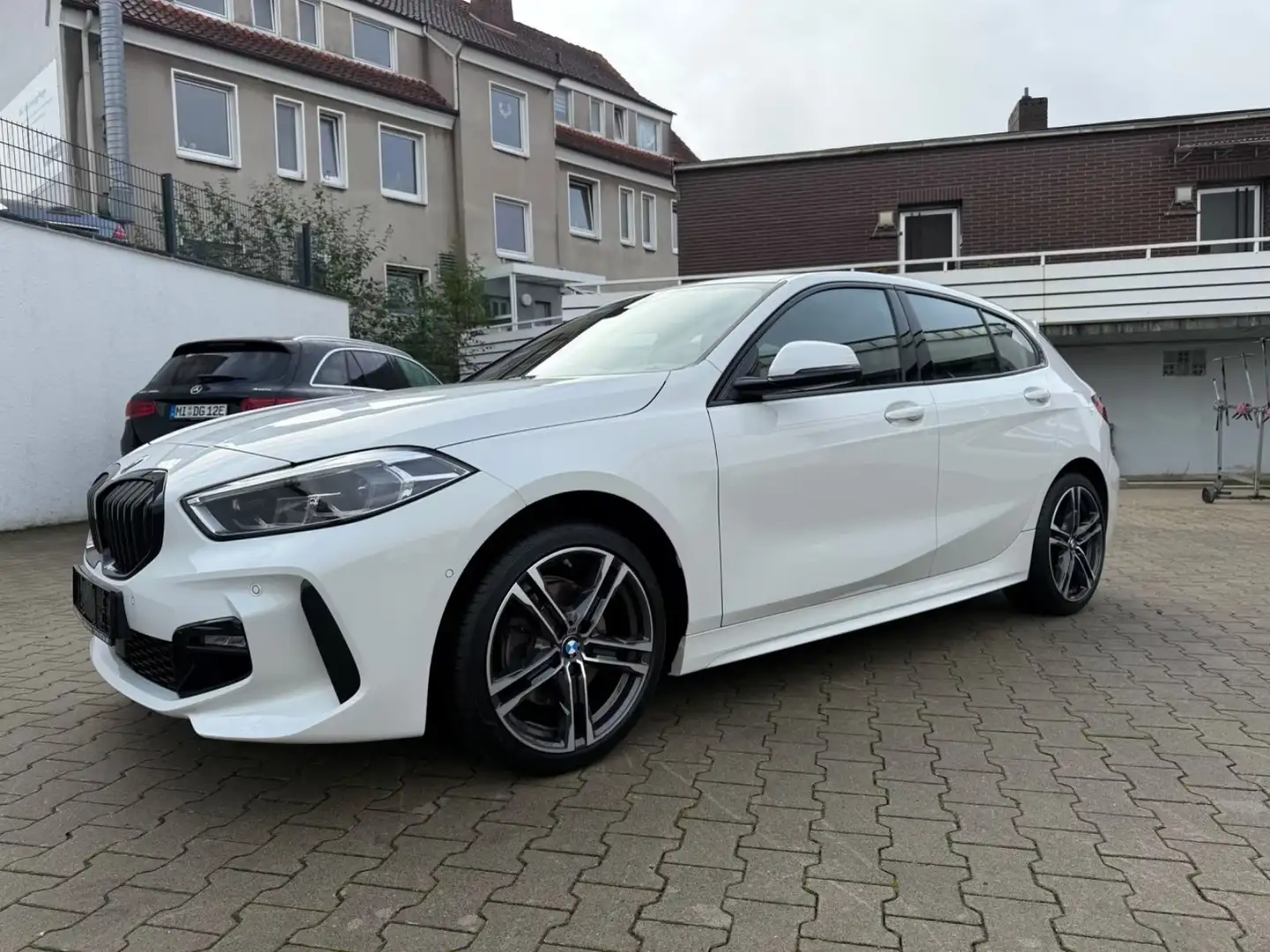 BMW 118 d Msport Shadow line 2022 alcantara camera 18" Bianco - 1