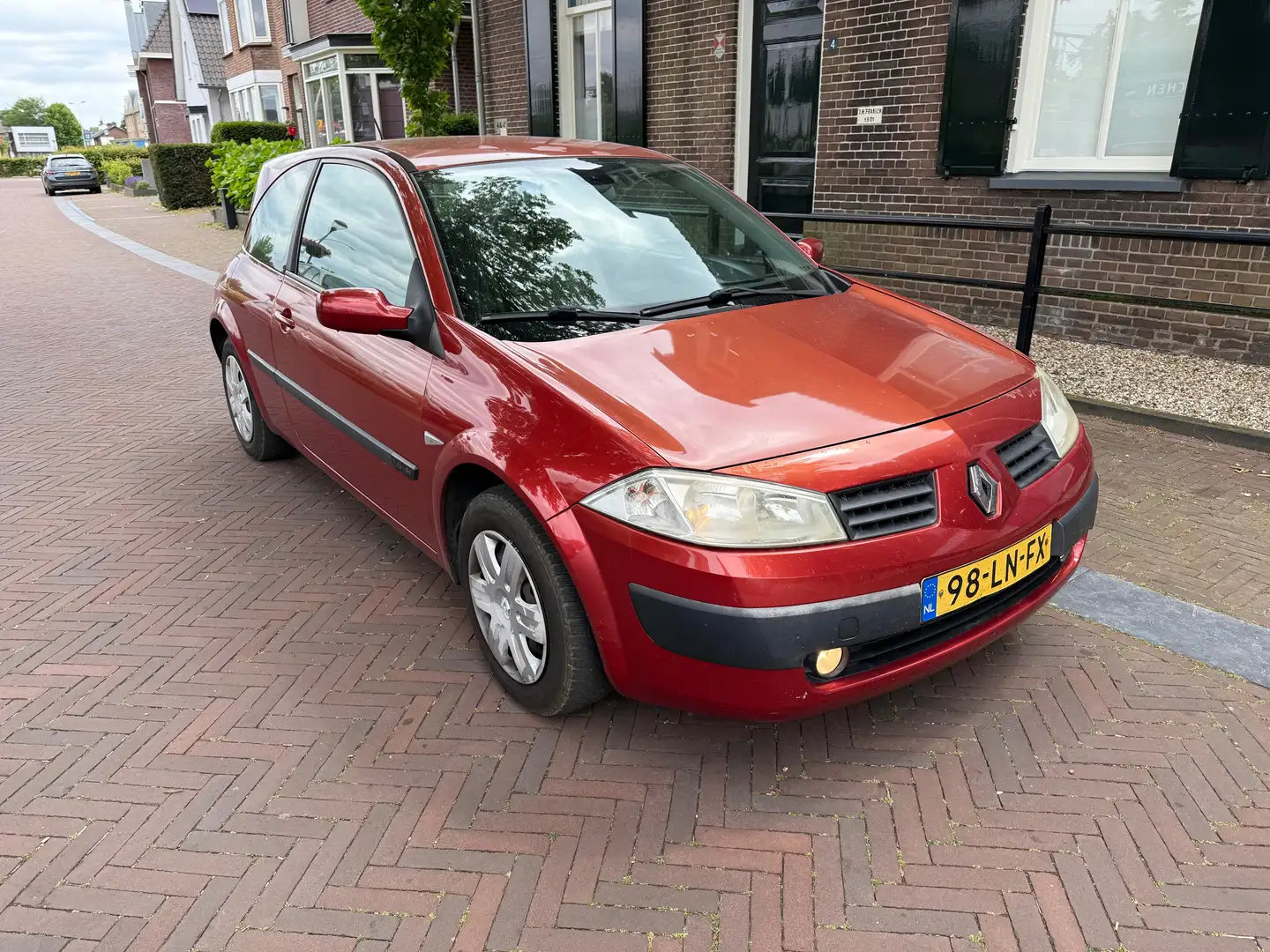 Renault Megane Megane 1.6-16V Auth.Comf. Rosso - 1