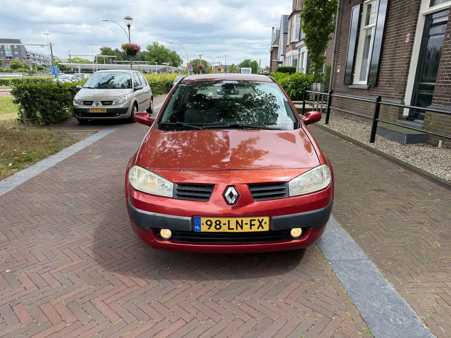 Renault Megane Megane 1.6-16V Auth.Comf. Rosso - 2