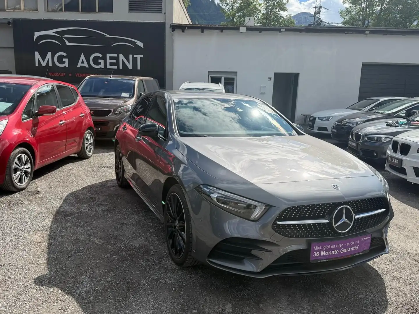 Mercedes-Benz A 250 A-Klasse A 250 e AMG Line Grau - 1