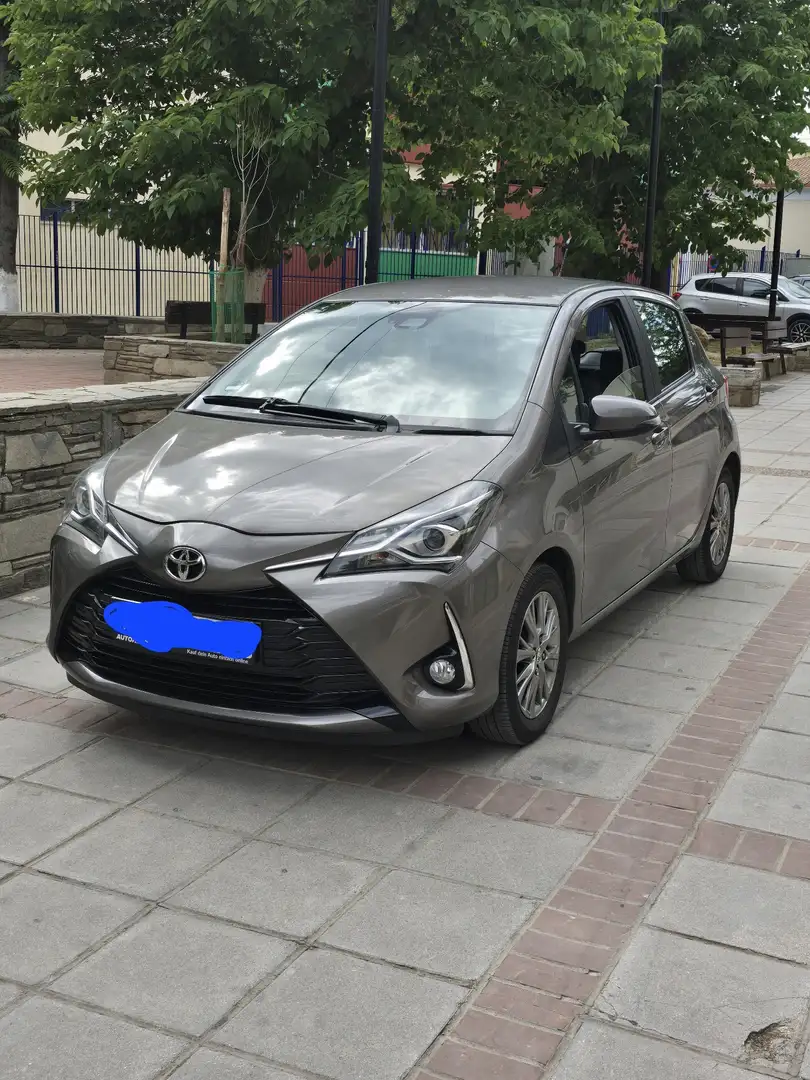 Toyota Yaris 1,5-Dual-VVT-iE Launch Edition - 1