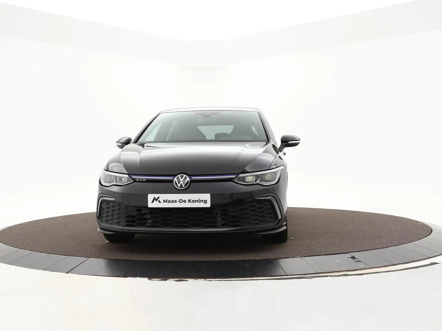 Volkswagen Golf GTE 1.4 245pk DSG eHybrid · Apple/Android Car Play · N Zwart - 2