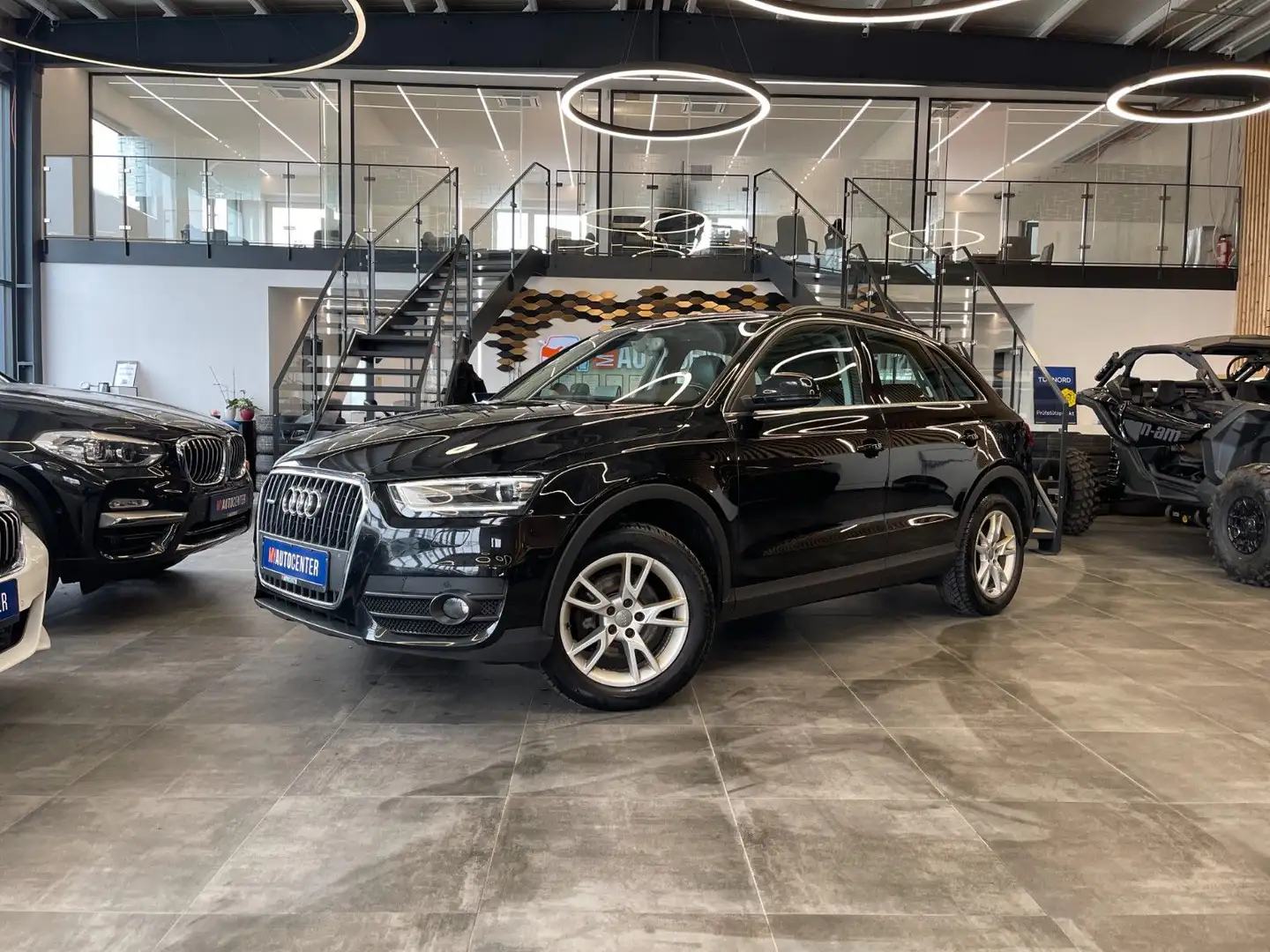 Audi Q3 2.0 TDI quattro *BI-XENON*APS*NAVI*AHK*LED* Schwarz - 1