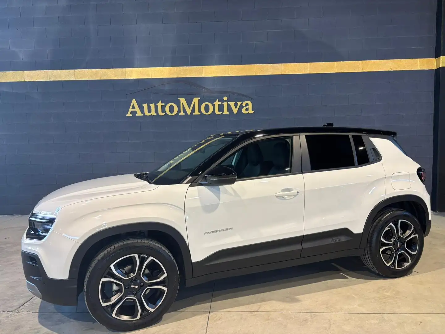 Jeep Avenger Avenger 1.2 turbo Summit fwd 100cv Weiß - 1