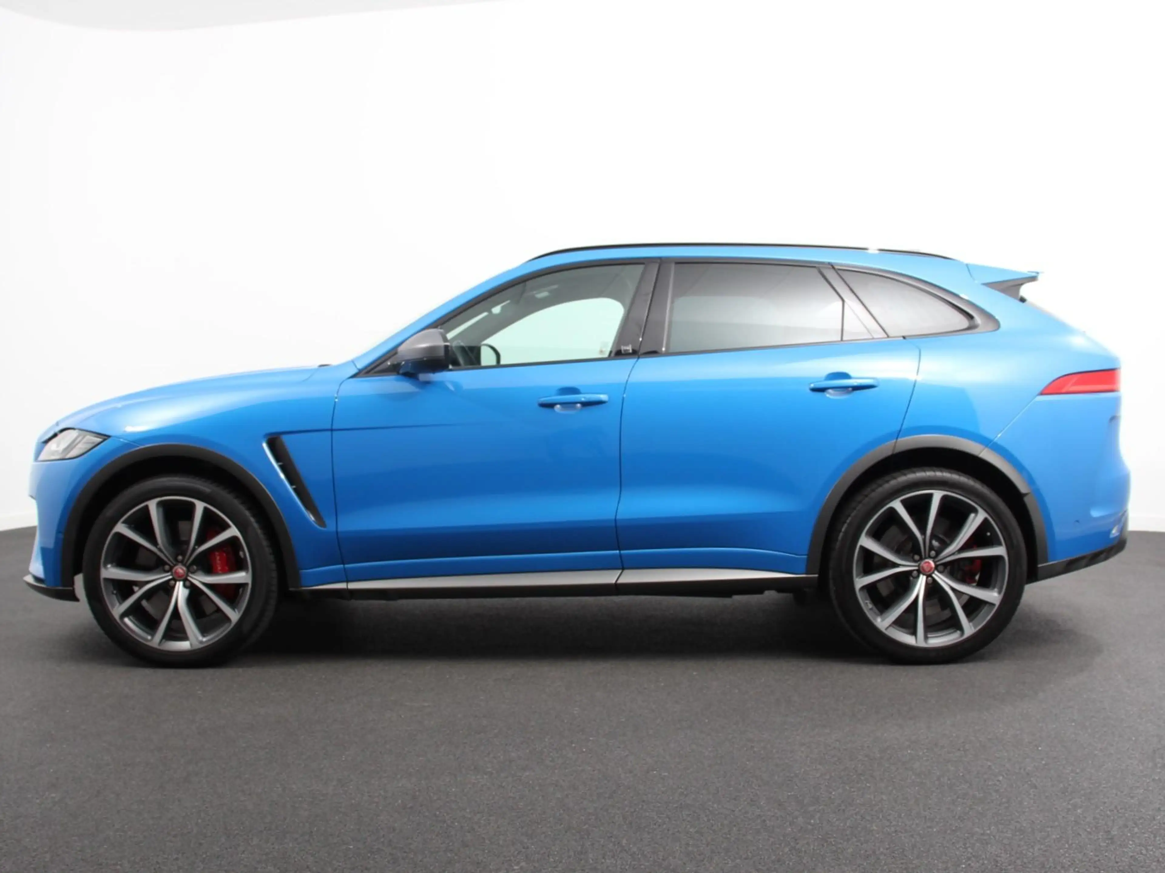 Jaguar F-Pace 5.0 V8 AWD SVR 551 pk Panorama dak Meridian sound — photo 8