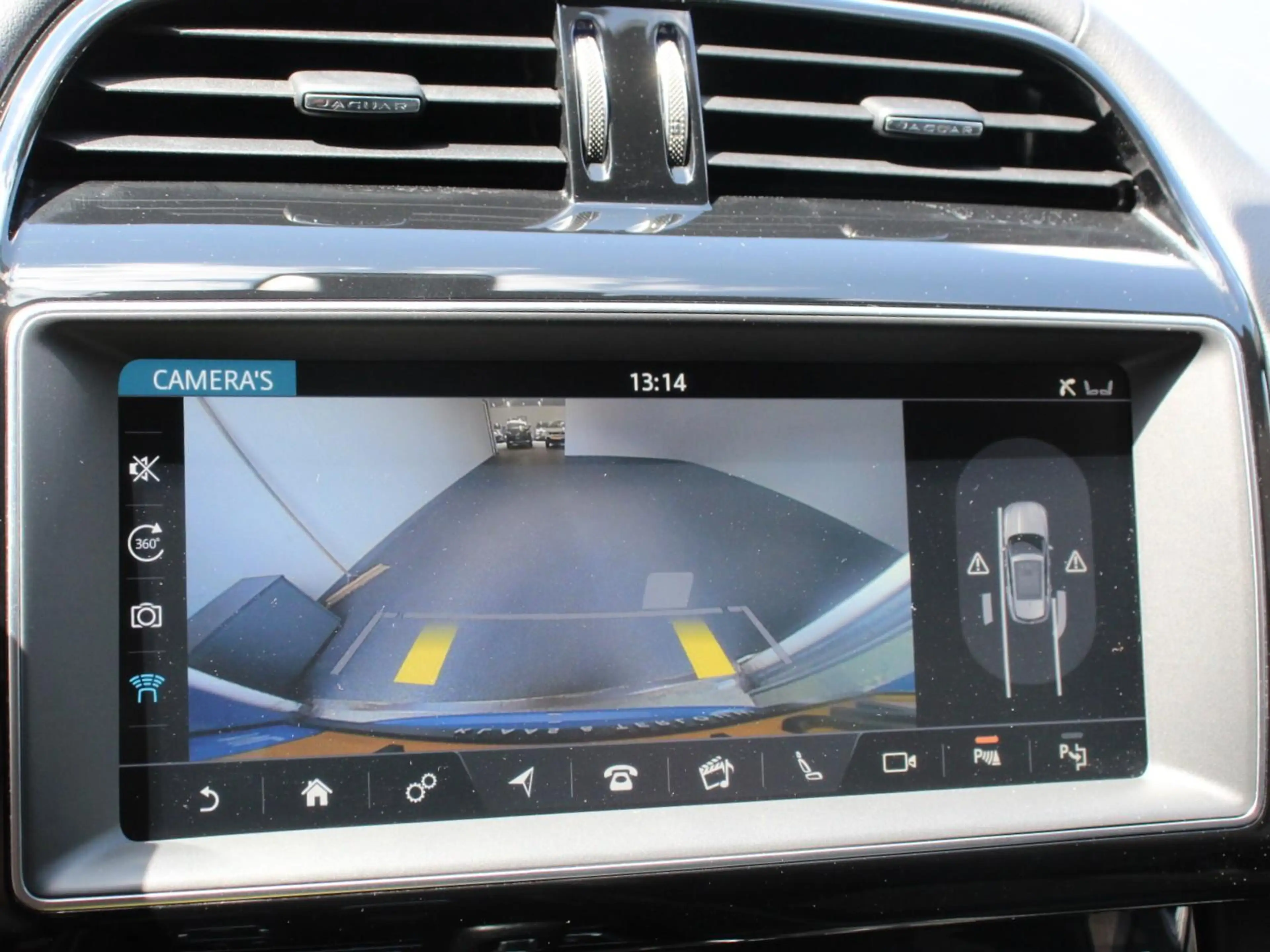 Jaguar F-Pace 5.0 V8 AWD SVR 551 pk Panorama dak Meridian sound — photo 3