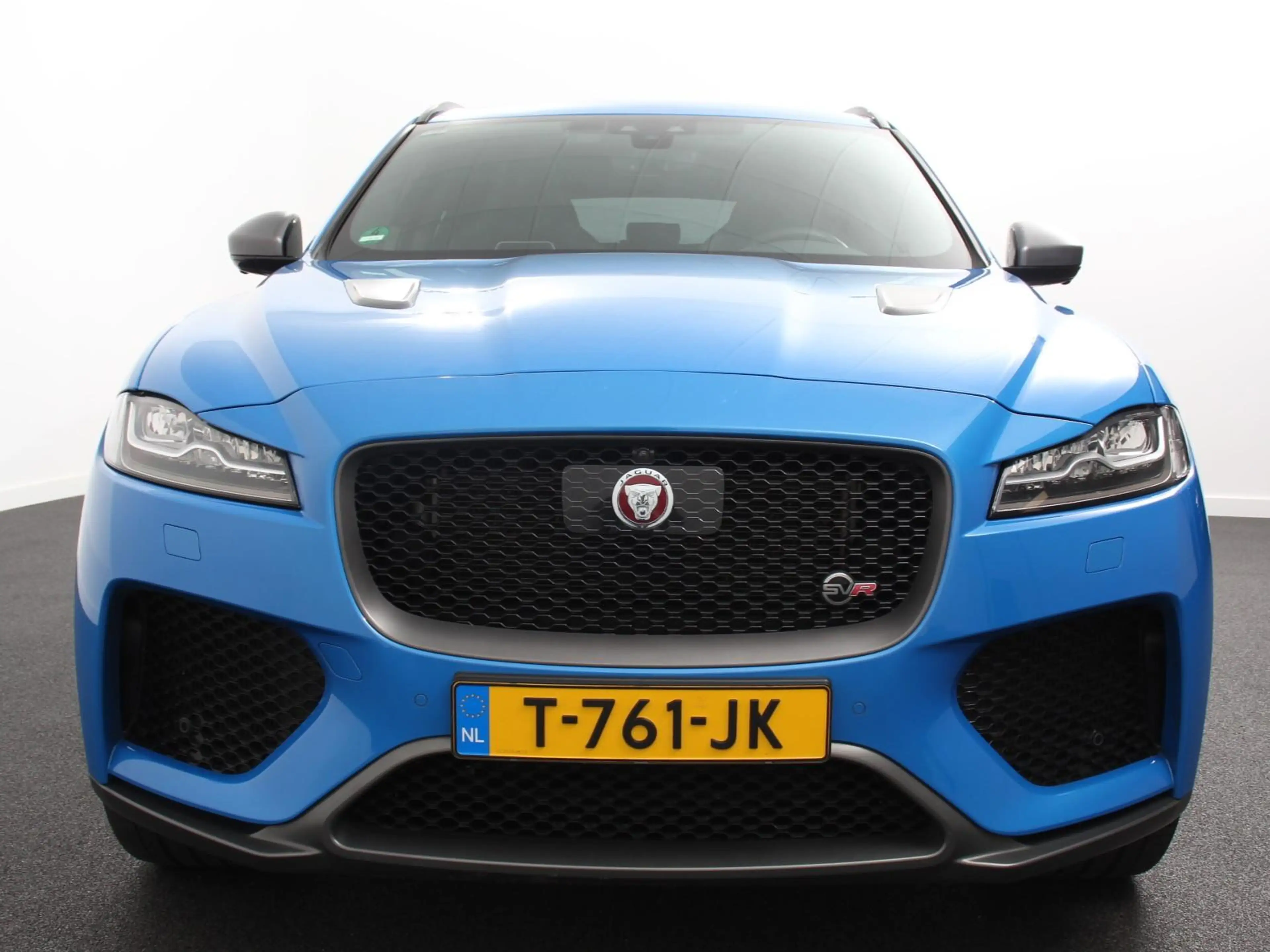 Jaguar F-Pace 5.0 V8 AWD SVR 551 pk Panorama dak Meridian sound — photo 4