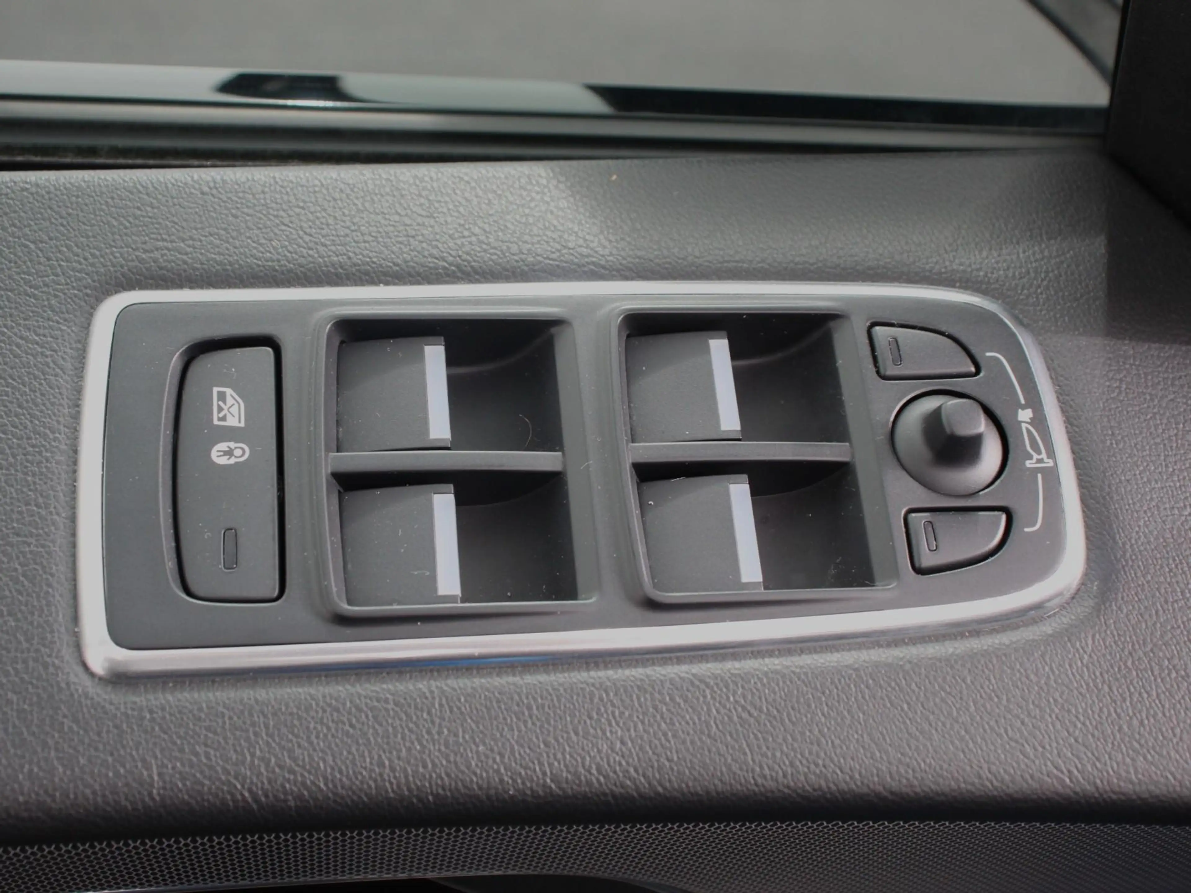 Jaguar F-Pace 5.0 V8 AWD SVR 551 pk Panorama dak Meridian sound — photo 13