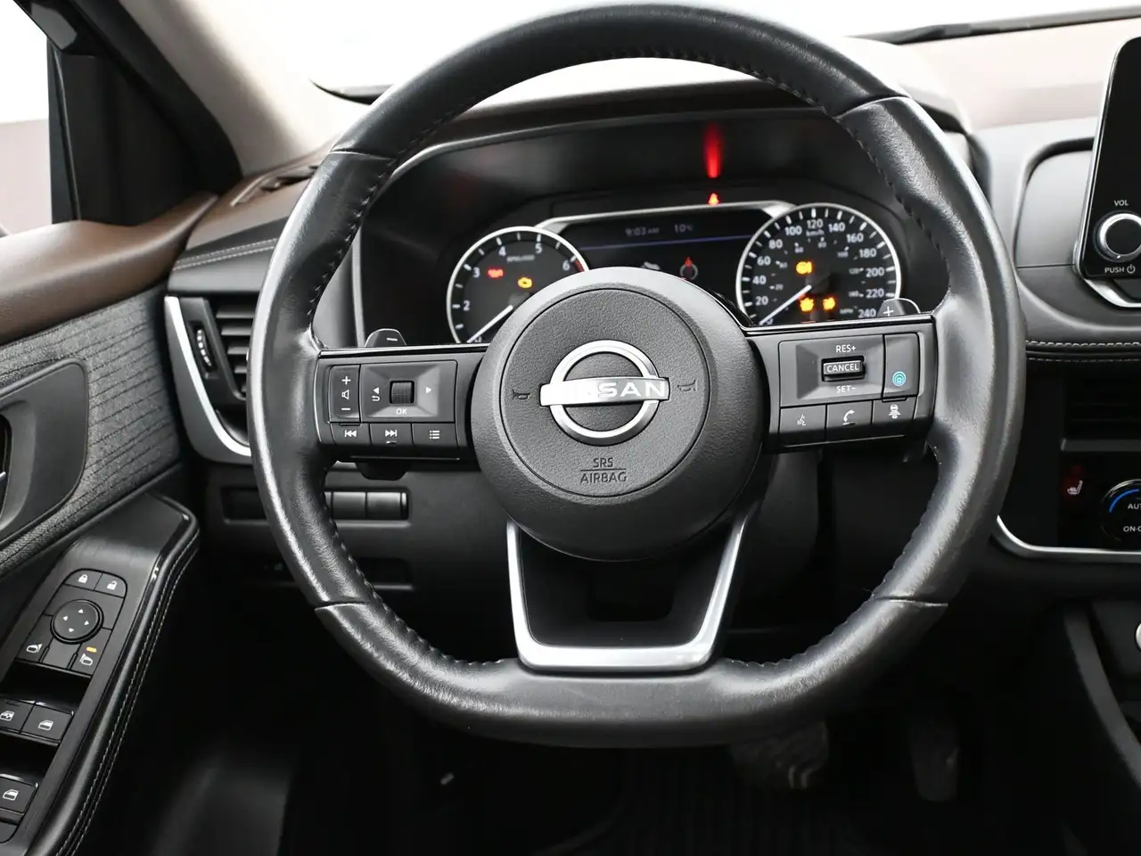 Nissan Rogue снимка Nissan Rogue