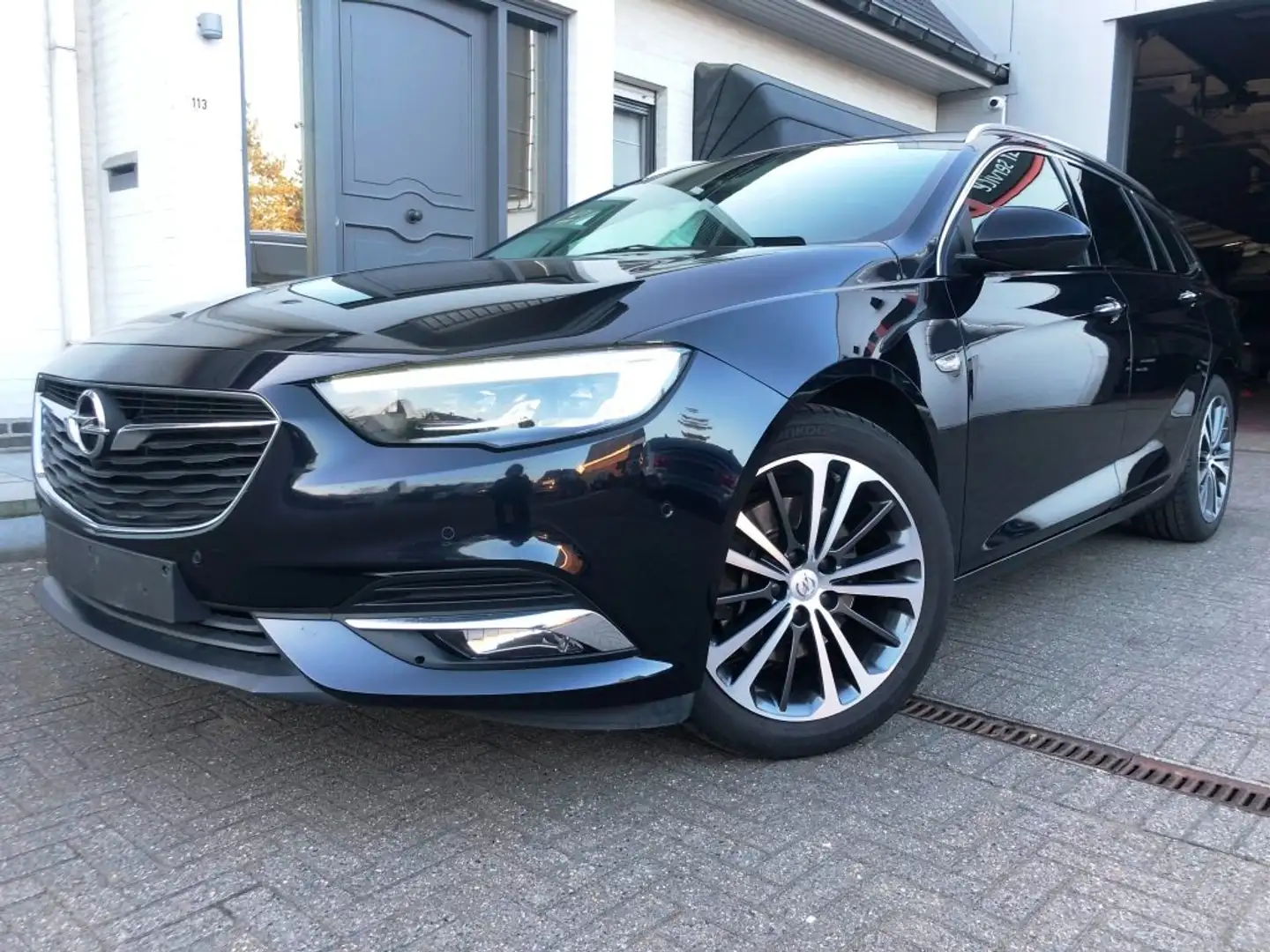 Opel Insignia Sports Tourer 1.5 Turbo Innovation (EU6.2) Zwart - 2