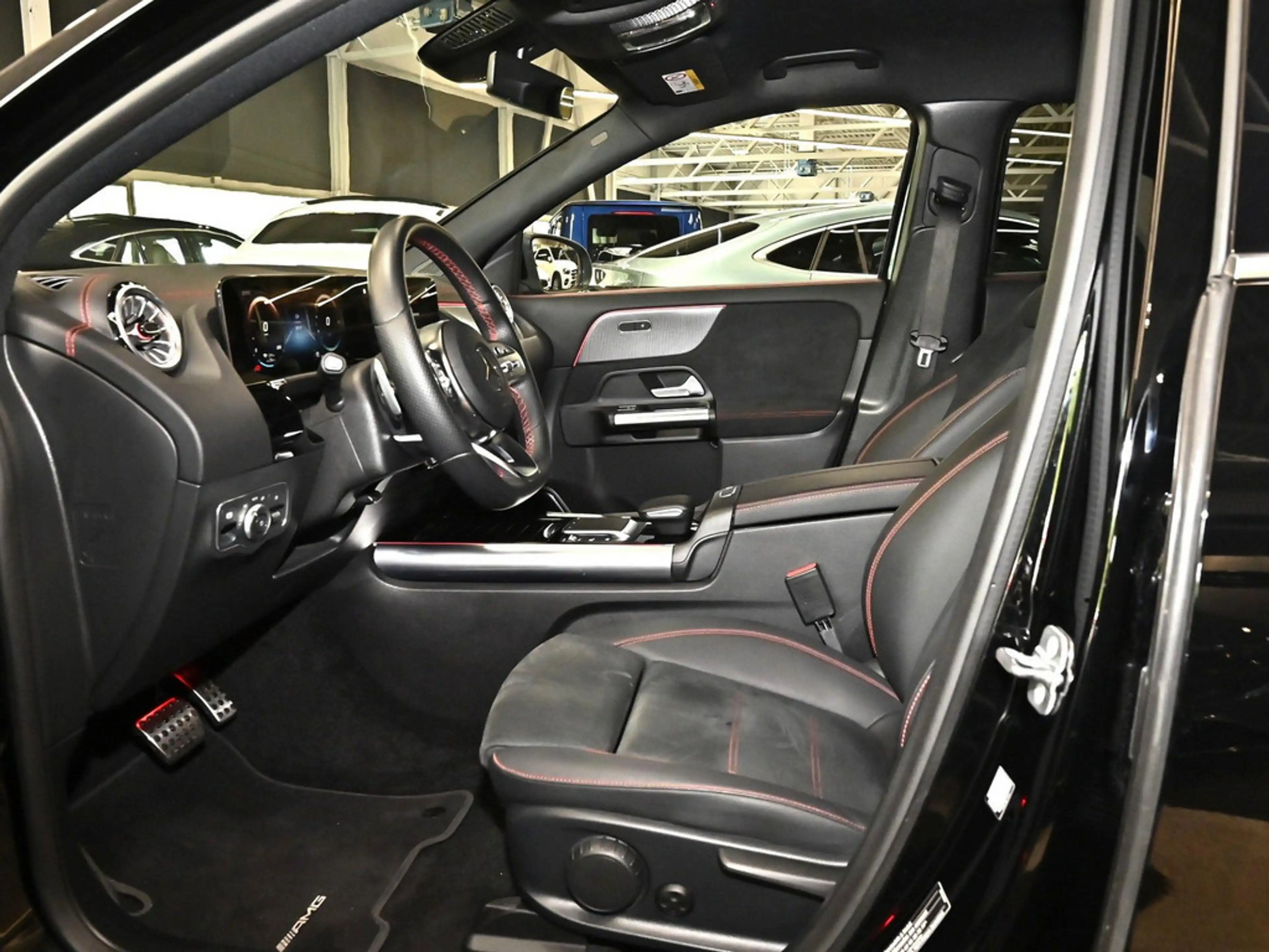 Mercedes-Benz EQA 300 4M AMG Sport Advanced+ LED NAVI SHZ — photo 13