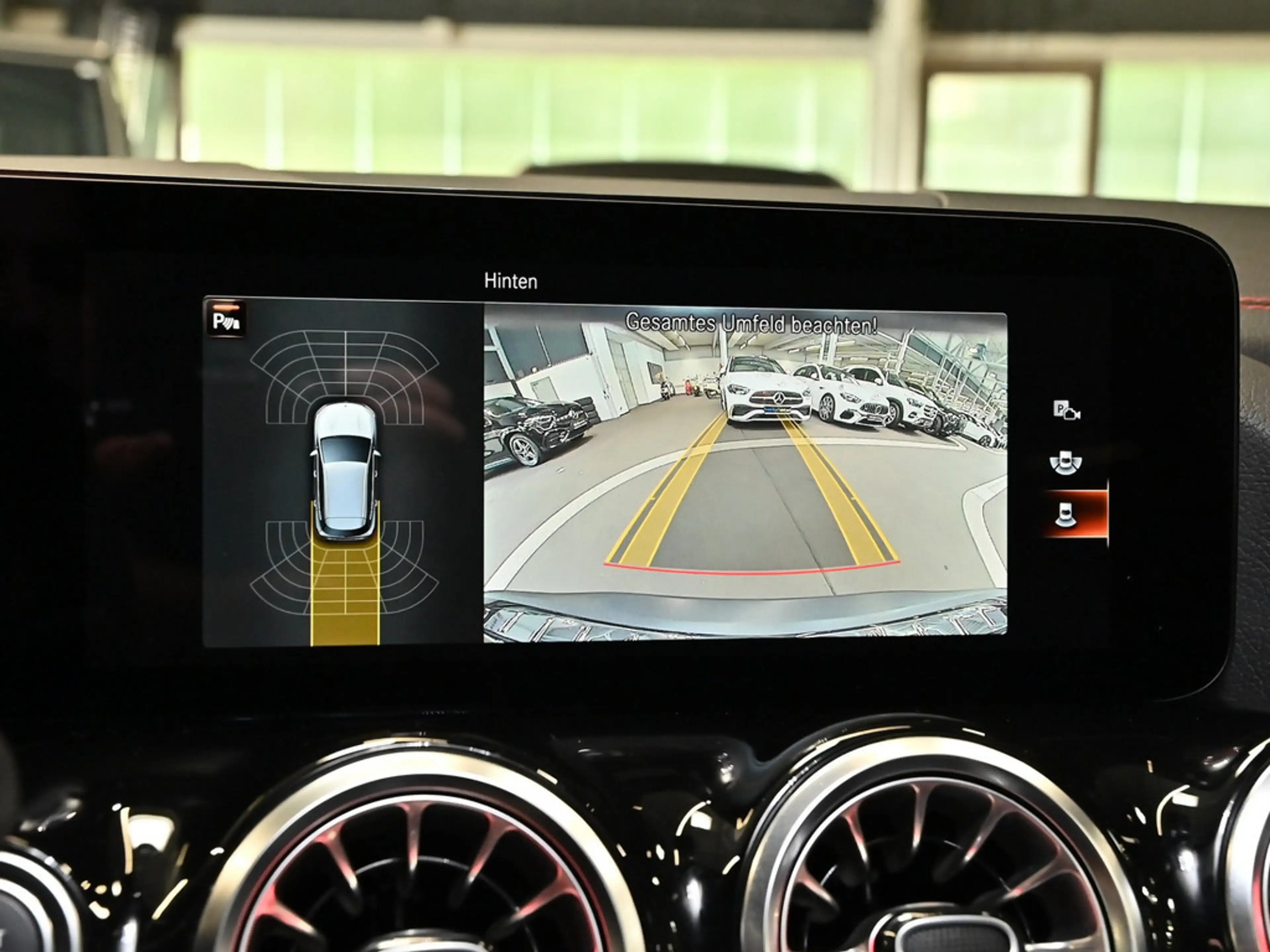 Mercedes-Benz EQA 300 4M AMG Sport Advanced+ LED NAVI SHZ — photo 15
