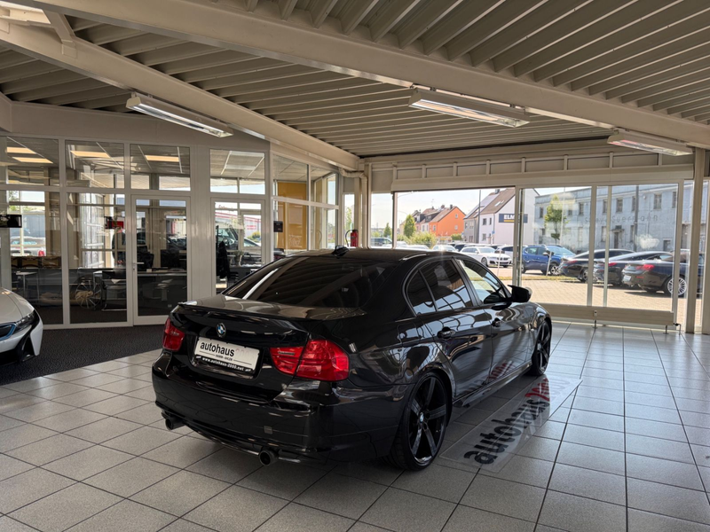 BMW 335 i Lim. Edition Sport AUT./XENON/NAVI/GD/H&K — photo 3