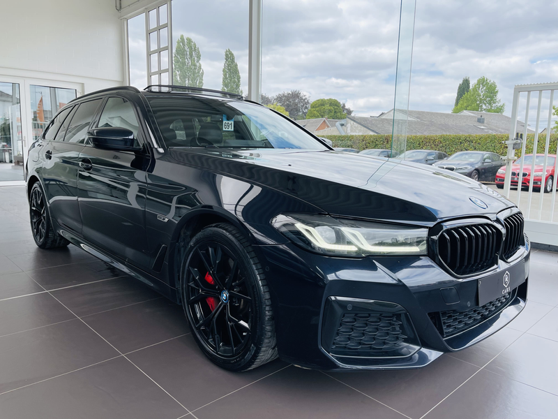BMW 530 iA *** GARANTIE + PACK M + TOIT PANO + LED + FULL *** — photo 3