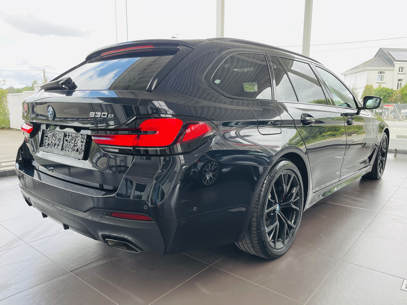BMW 530 iA *** GARANTIE + PACK M + TOIT PANO + LED + FULL *** — photo 5