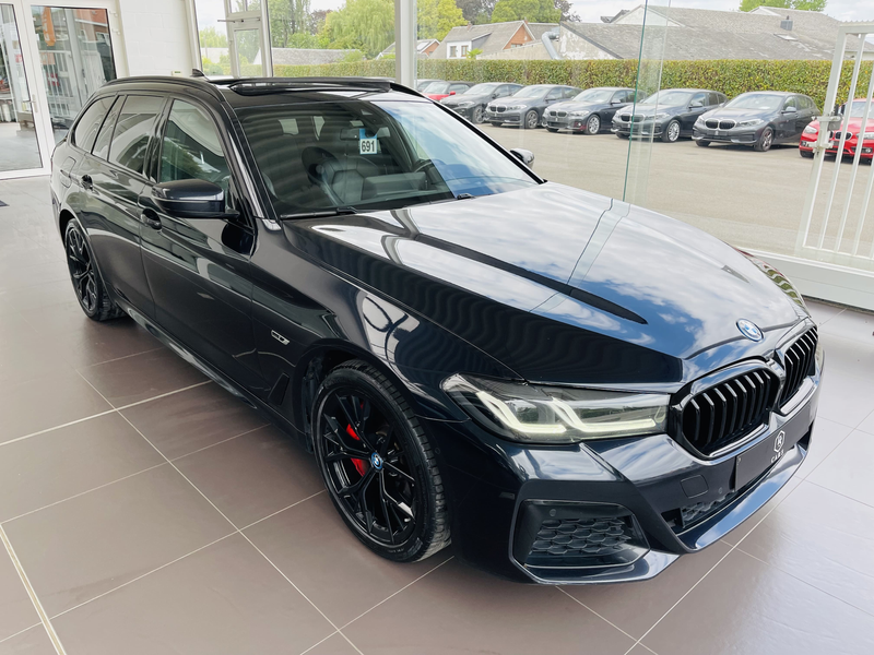 BMW 530 iA *** GARANTIE + PACK M + TOIT PANO + LED + FULL *** — photo 4