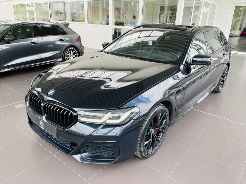 BMW 530 iA *** GARANTIE + PACK M + TOIT PANO + LED + FULL *** — photo 2