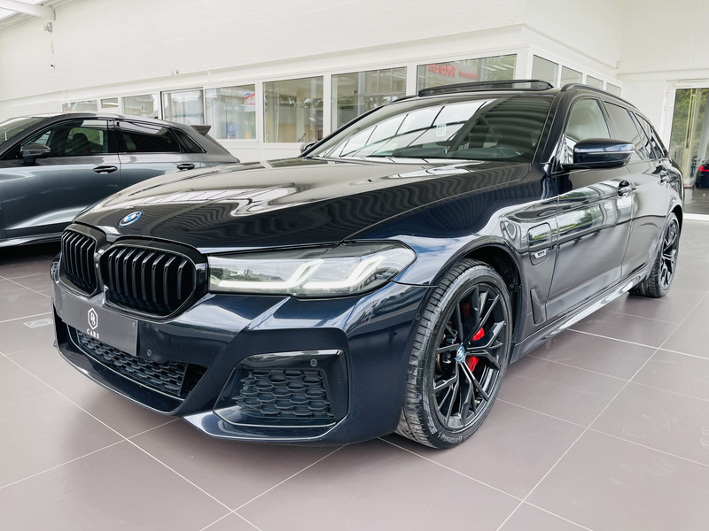 BMW 530 iA *** GARANTIE + PACK M + TOIT PANO + LED + FULL ***