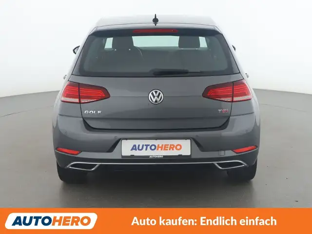 Volkswagen Golf view 5
