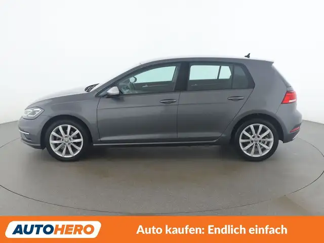 Volkswagen Golf view 3