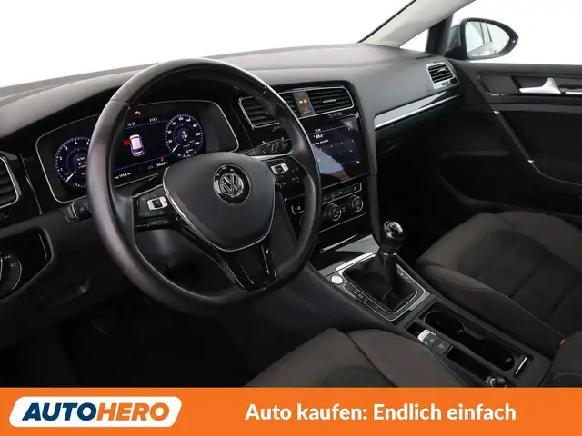 Volkswagen Golf view 11