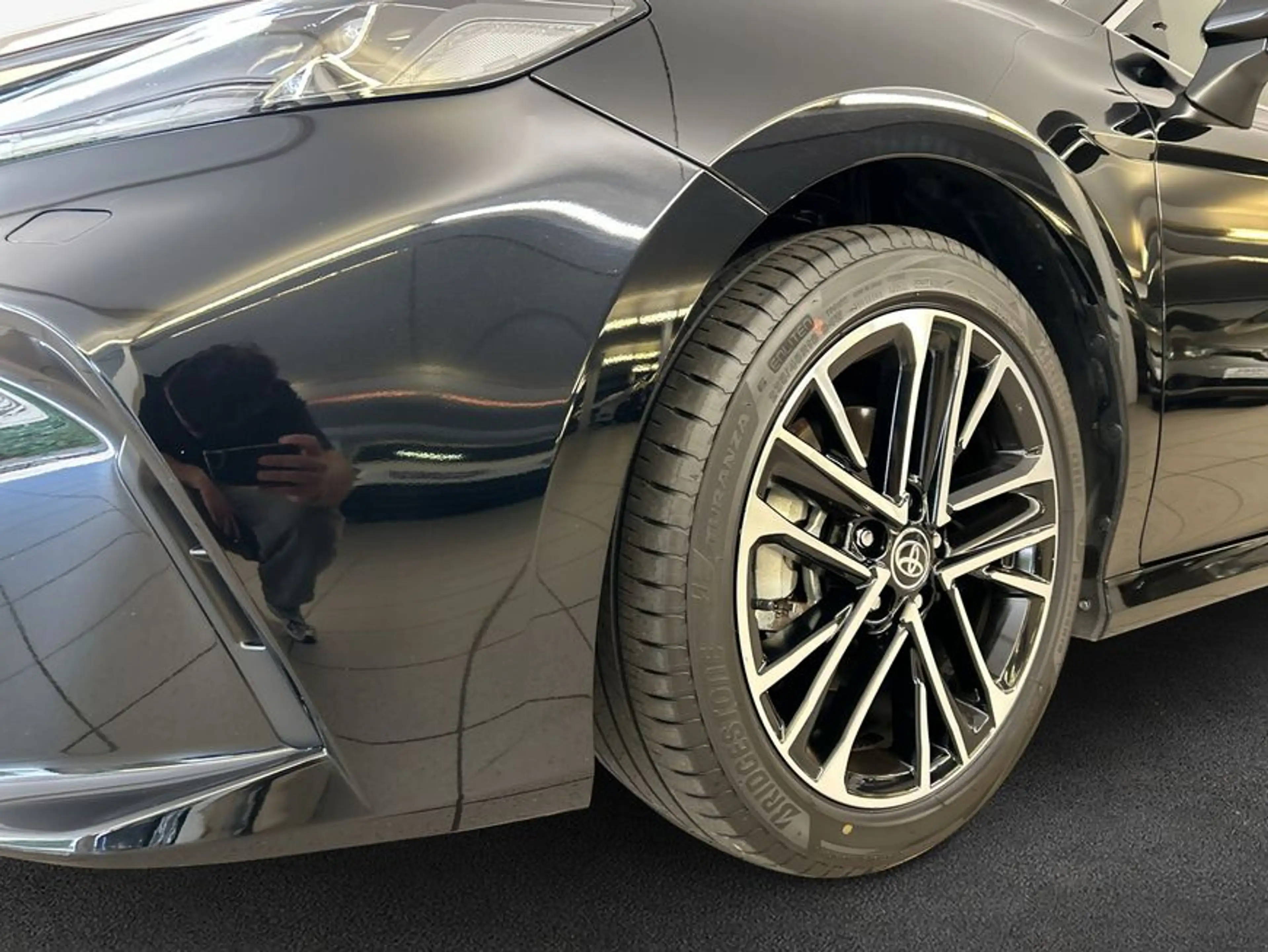 Toyota Camry 2.5 Hybrid Executive — photo 6
