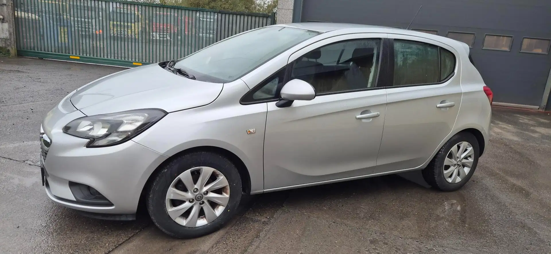 Opel Corsa 1.4i Cosmo (EU6.2) Gris - 1