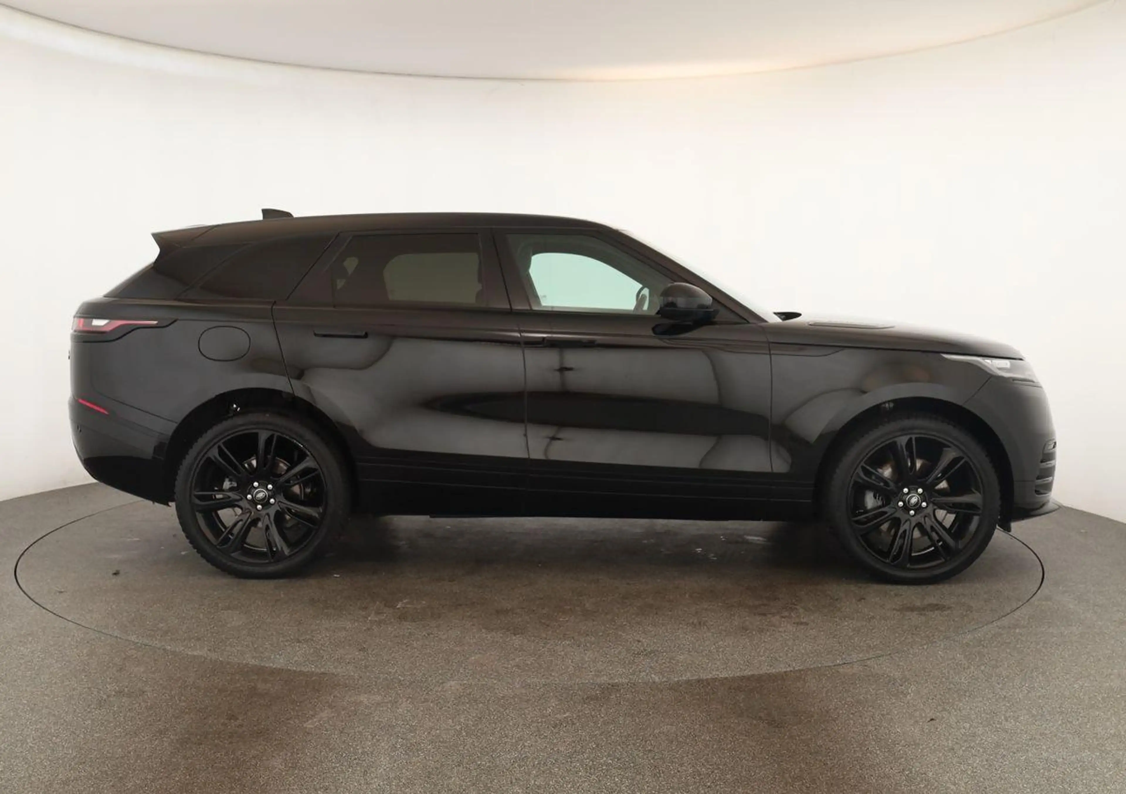Land Rover Range Rover Velar P400 AWD R-Dynamic SE BLACK 22 — photo 4