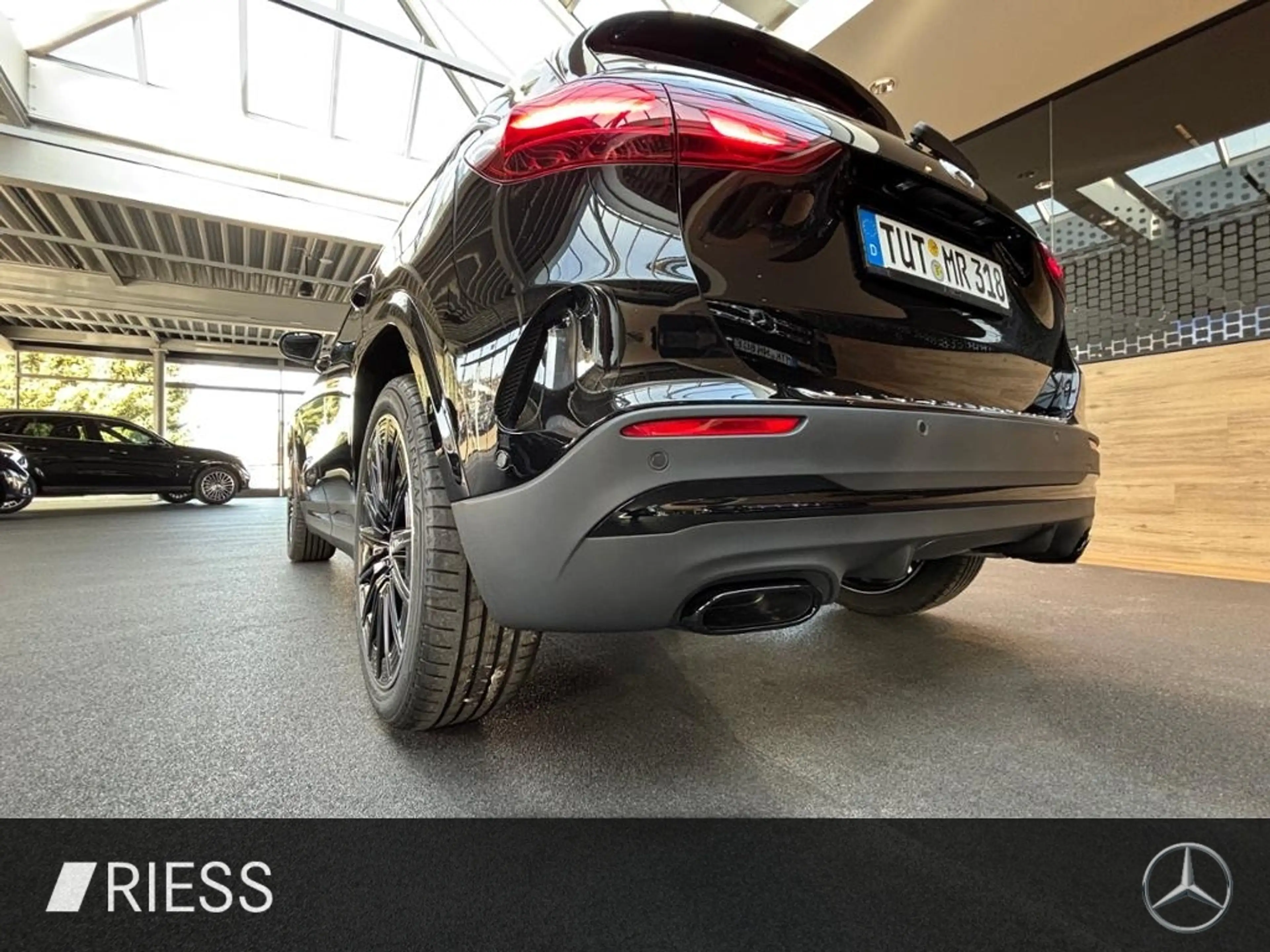Mercedes-Benz GLA 200 d AMG+AHK+KAMERA+NIGHT+SOUNDSYS+THERMATIC — photo 9