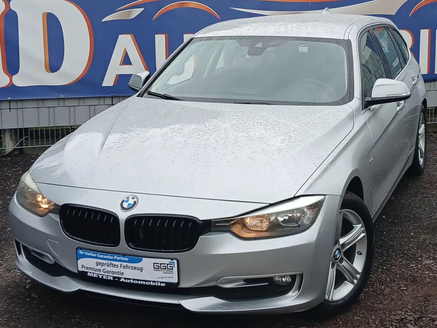 BMW 318 F31 318d *AUTOMATIK*NAVI*AHK*1.HAND*HU/TÜV NEU* Gris - 1