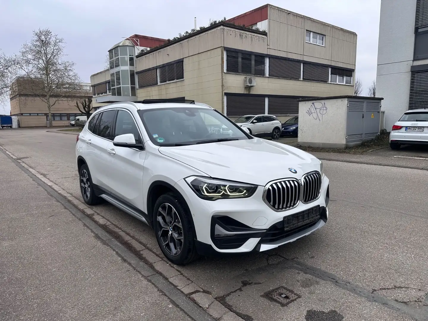 BMW X1 18i xLine | 1.Hd | Pano | LED | Kamera | HIFI Blanc - 1