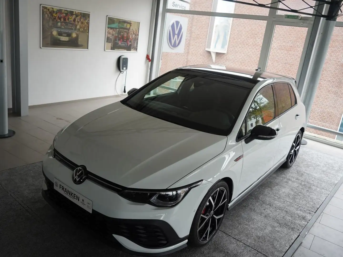 Volkswagen Golf GTI Clubsport Black Style Perf PANO IQ KESSY Weiß - 2