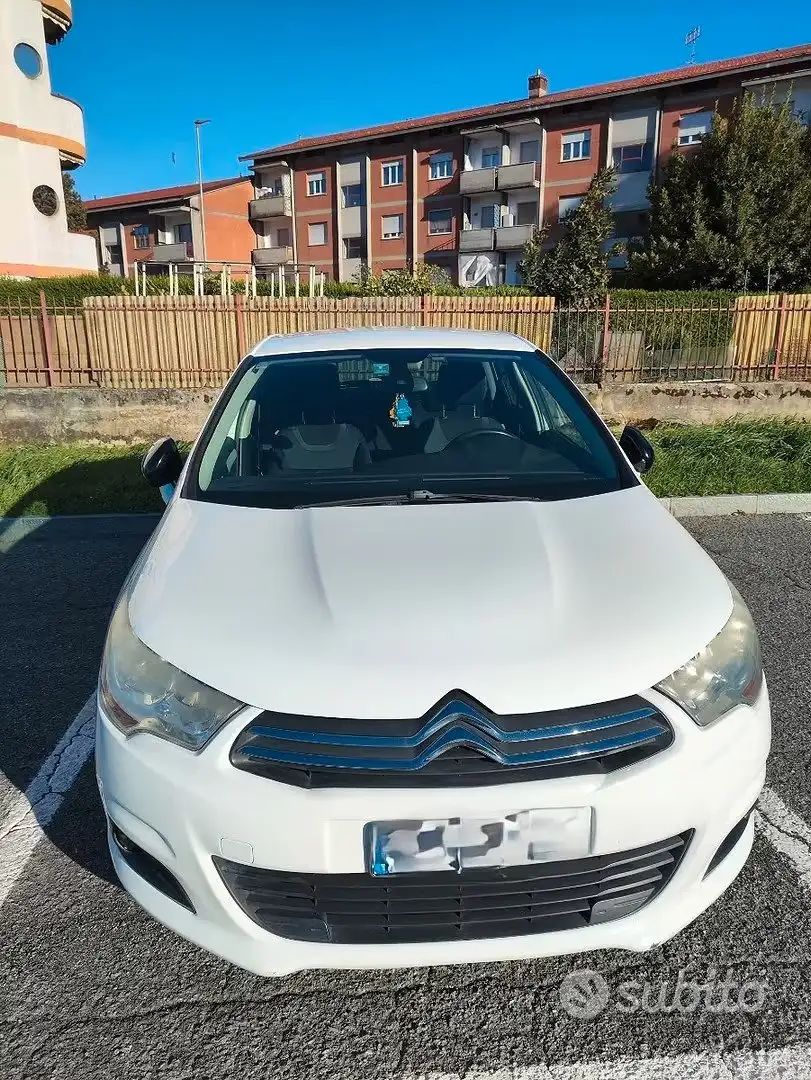 Citroen C4 C4 II 1.6 e-hdi airdream Attraction 110cv Bianco - 1