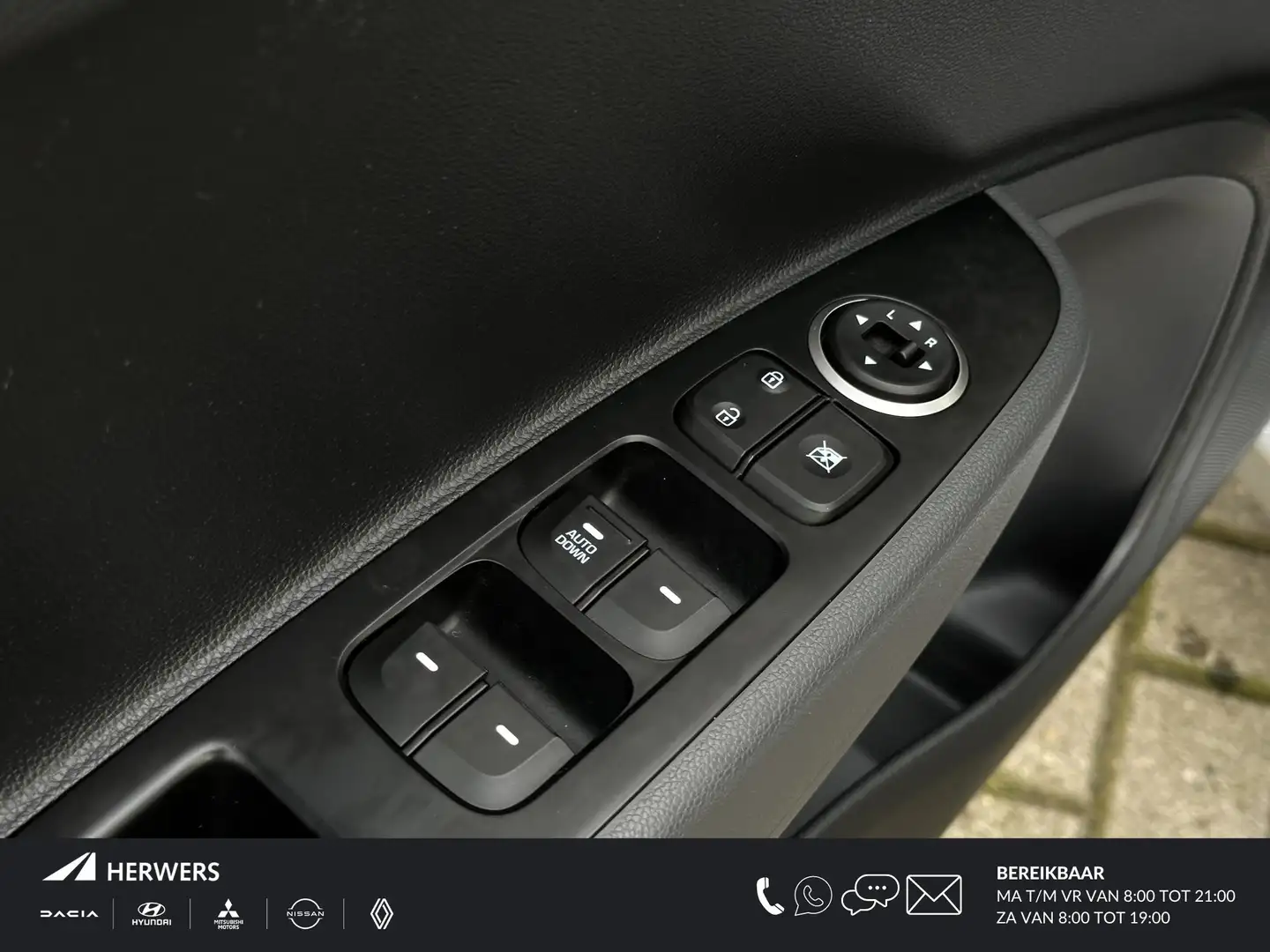 Ford Fiesta 1.0 EcoBoost Titanium / Automaat / Navigatie / Cli Rood - 2