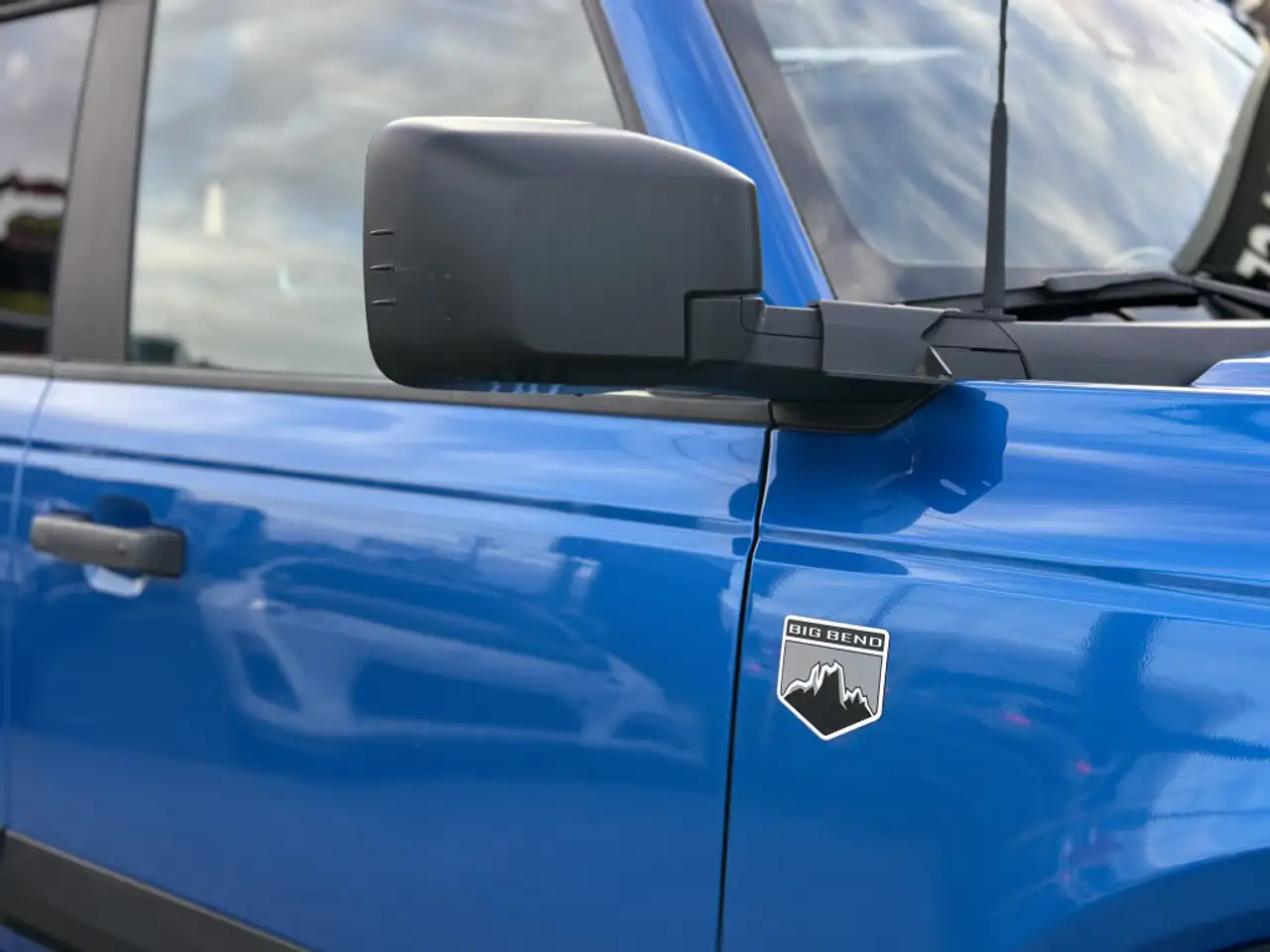 Ford Bronco снимка Ford Bronco