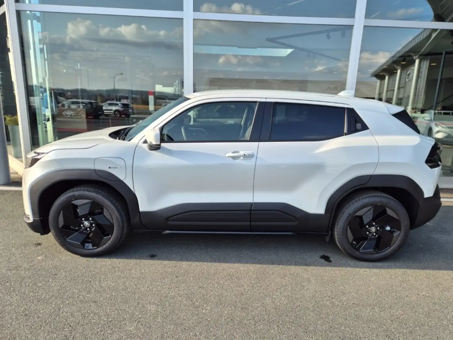 Toyota Urban Cruiser BEV 4x2 Teamplayer 128kW Weiß - 2