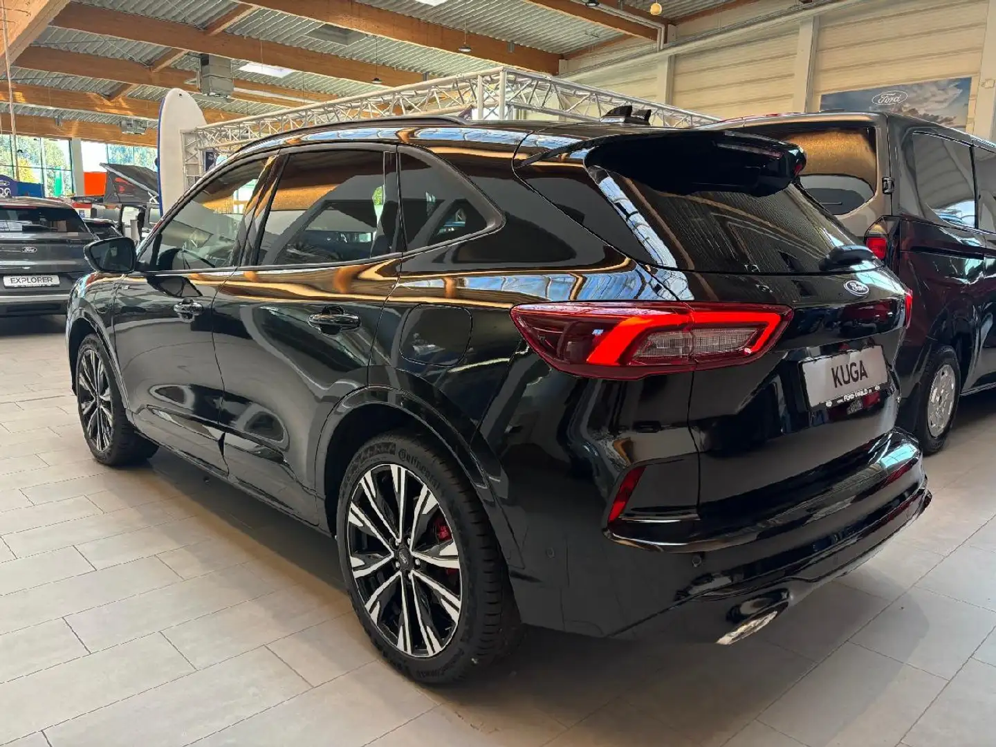 Ford Kuga Plug-In Hybrid ST-Line X Schwarz - 2