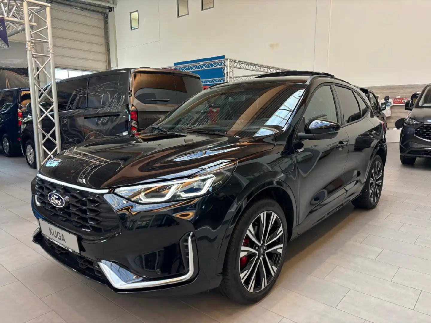 Ford Kuga Plug-In Hybrid ST-Line X Schwarz - 1
