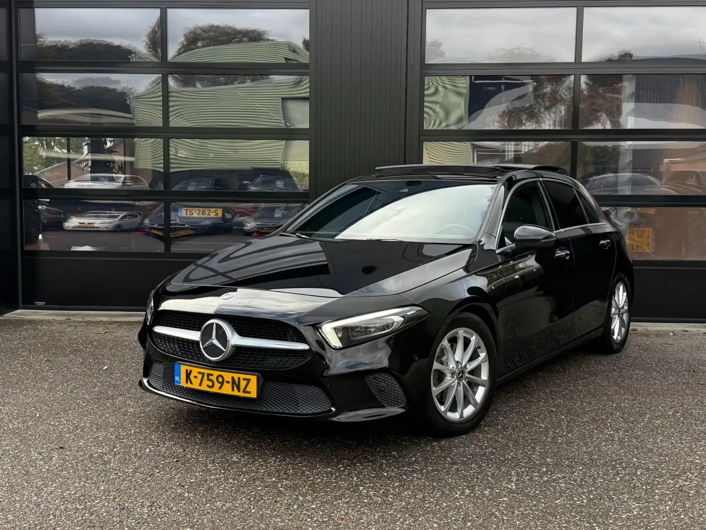 Mercedes-Benz A 200 A200 Panoramadak Ambient Light Camera Carbon Noir - 1