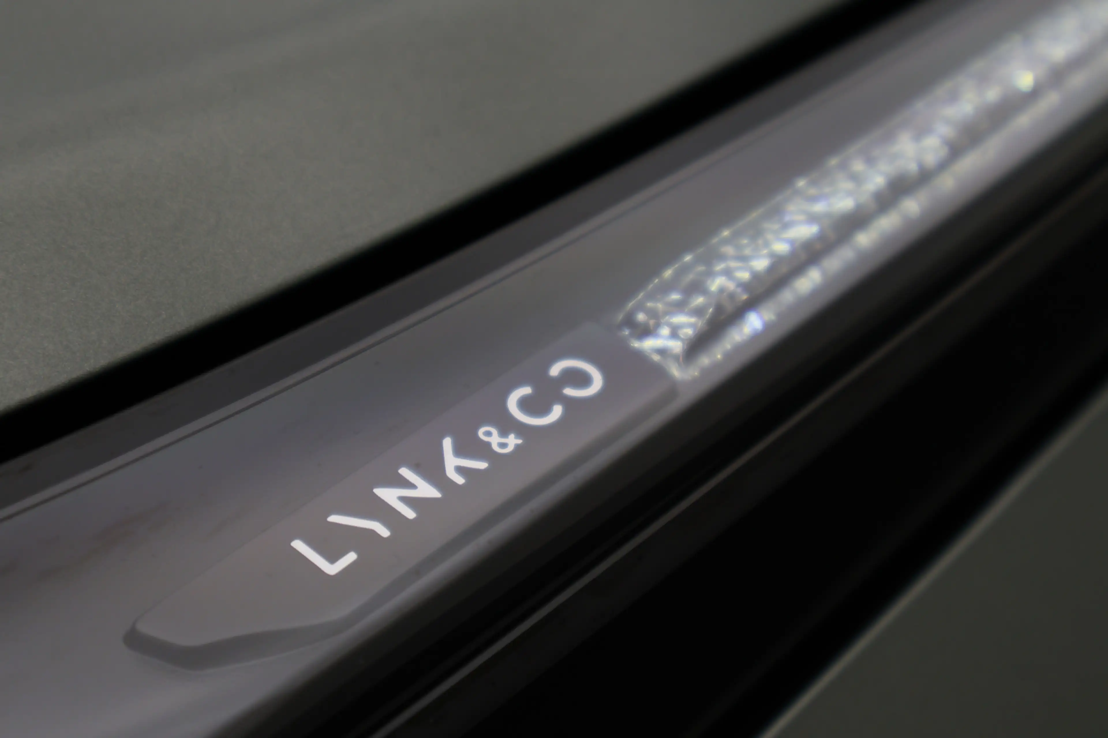 Lynk & Co 08 1.5 More Panoramadak, H&K Sound, ACC, 360° Camera, — photo 27