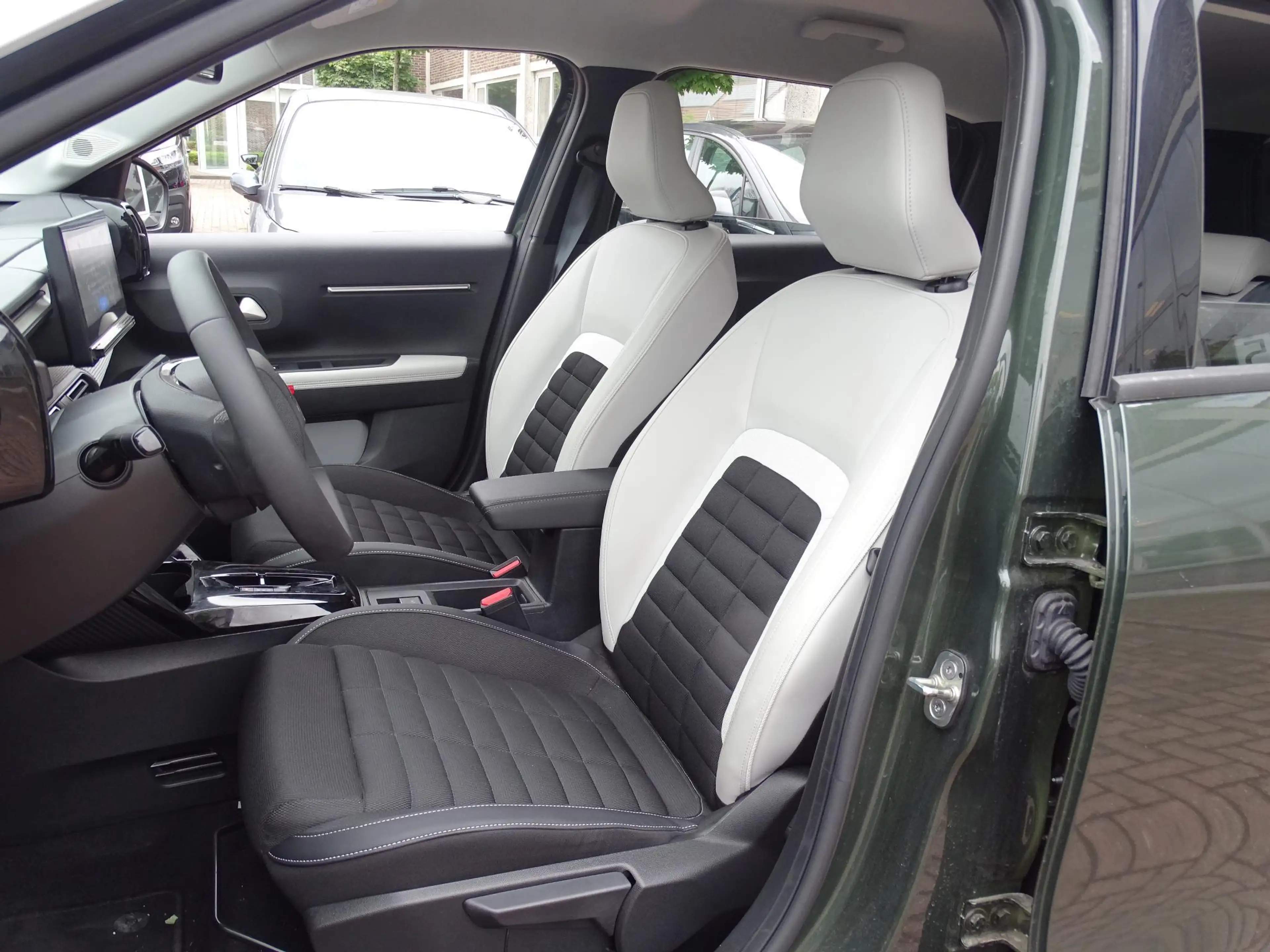 Citroen C3 Aircross Hybrid 145 ch Automatic MAX — photo 11