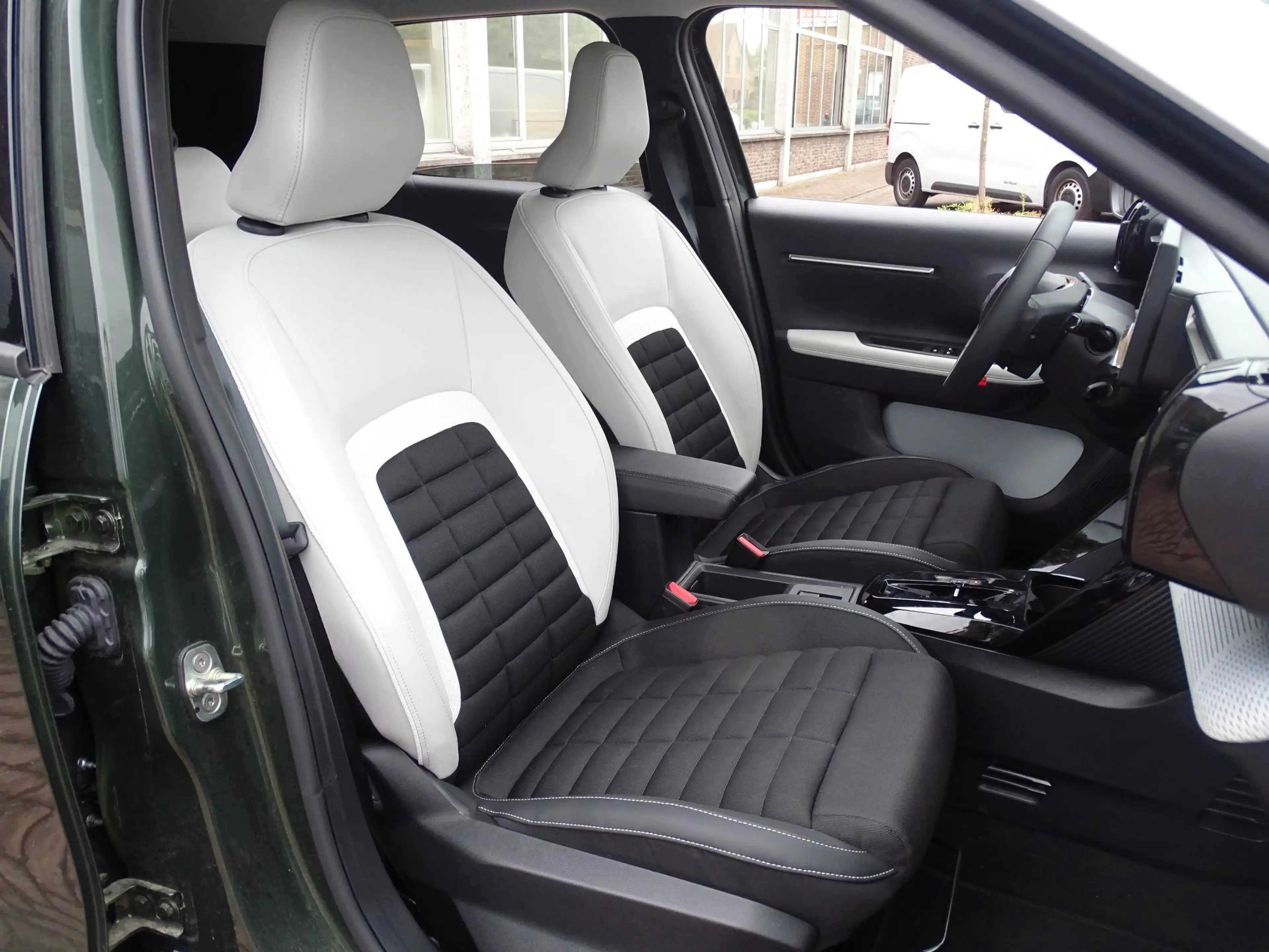 Citroen C3 Aircross Hybrid 145 ch Automatic MAX — photo 12