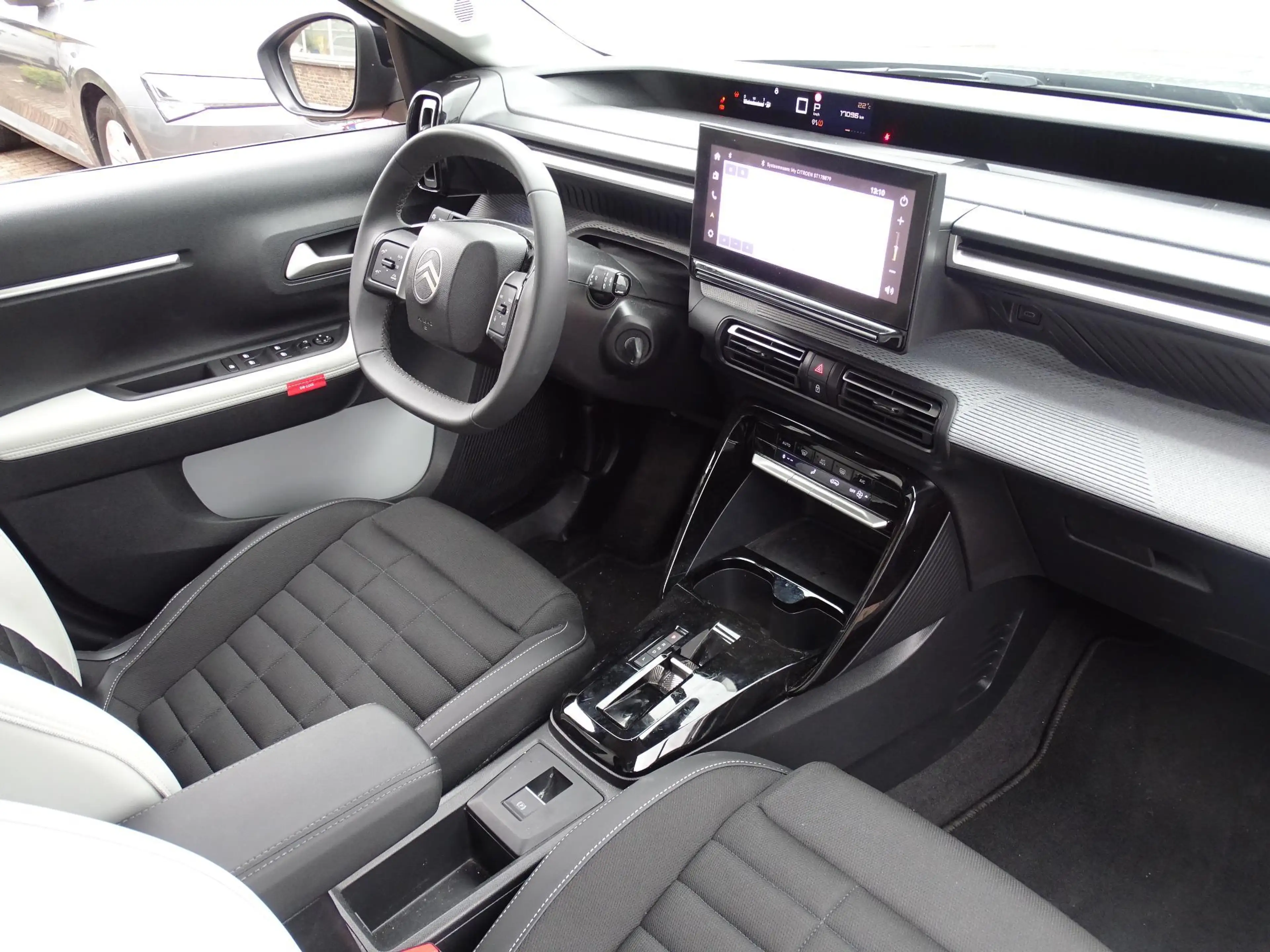 Citroen C3 Aircross Hybrid 145 ch Automatic MAX — photo 13