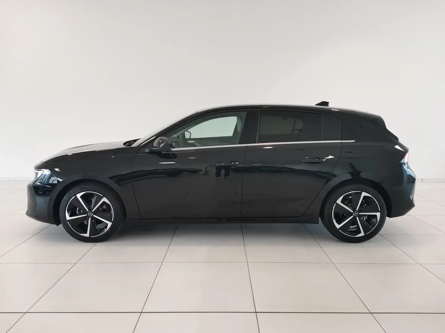 Opel Astra 1.2 Turbo Elegance Zwart - 2