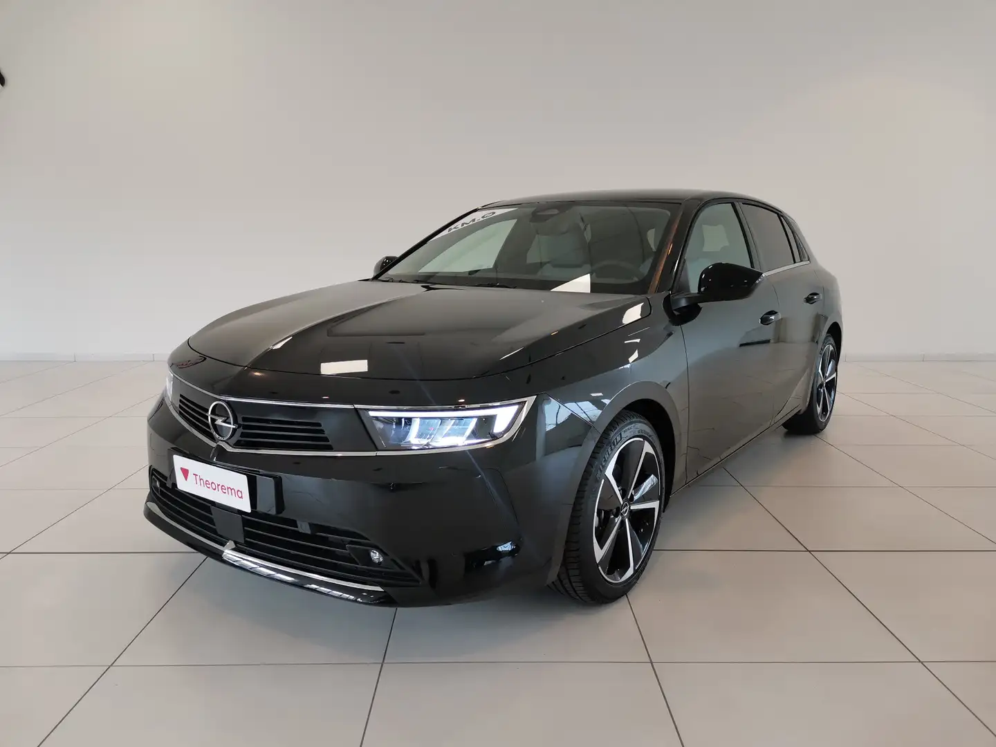 Opel Astra 1.2 Turbo Elegance Zwart - 1