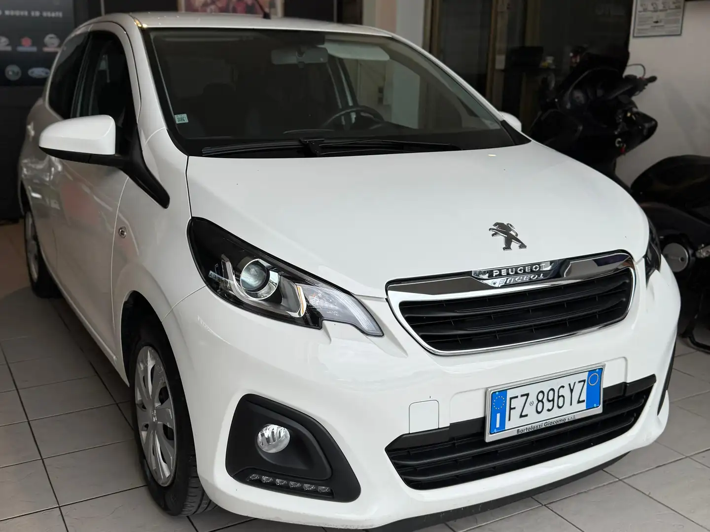 Peugeot 108 108 5p 1.0 vti Collection s Weiß - 2