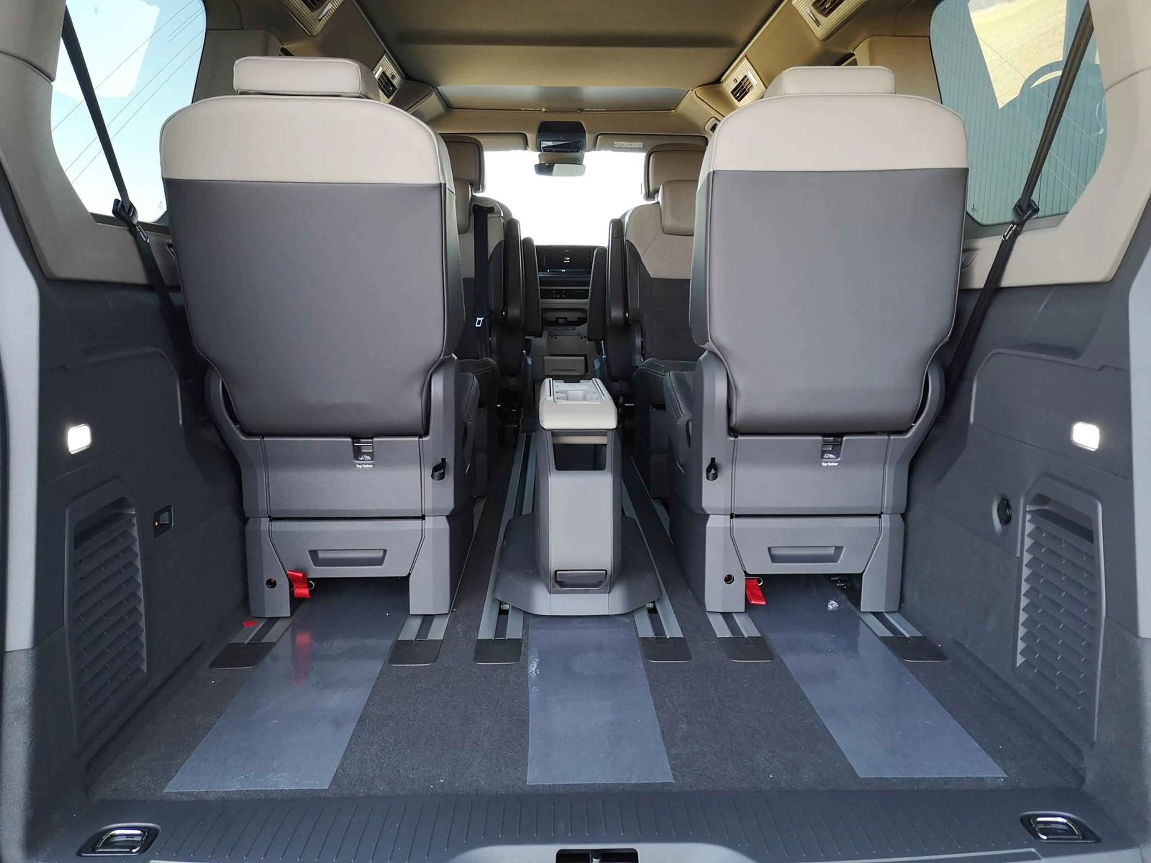 Volkswagen T7 California T7 2.0TDI DSG California Beach Sport Edition 8 Fac — photo 14