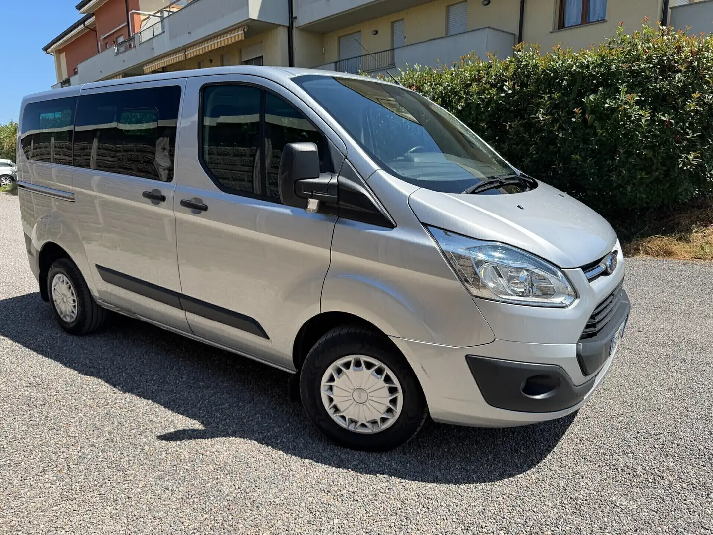 Ford Tourneo Custom Tourneo Custom 2.2 TDCi 125CV Trend Gris - 1