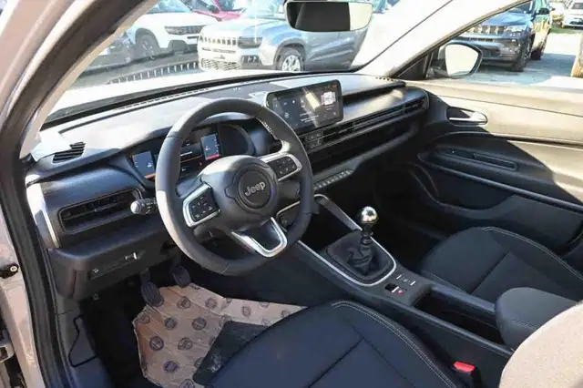 Jeep Avenger view 8