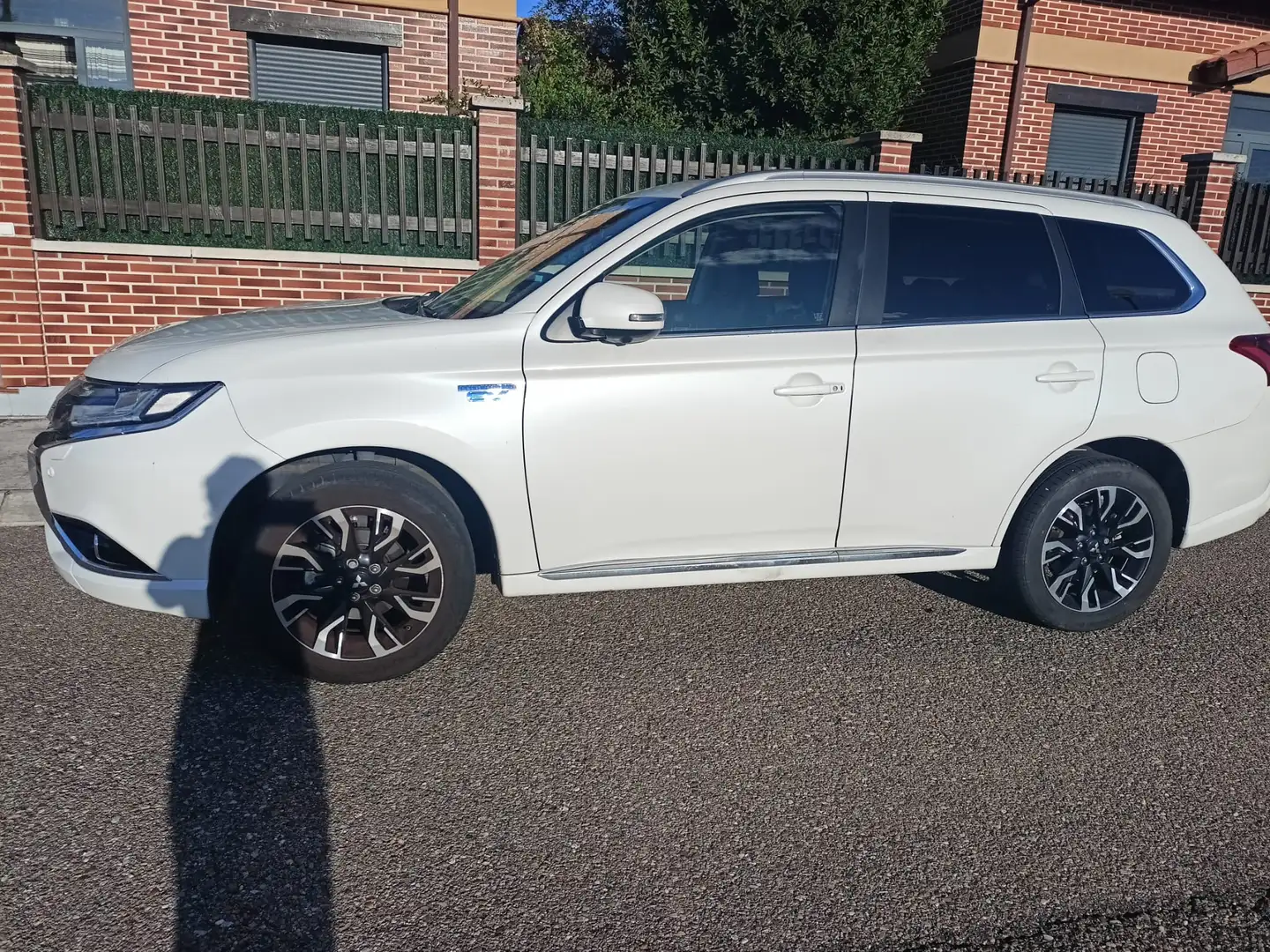Mitsubishi Outlander Outlander PHEV Kaiteki 4WD Kaiteki Blanco - 2